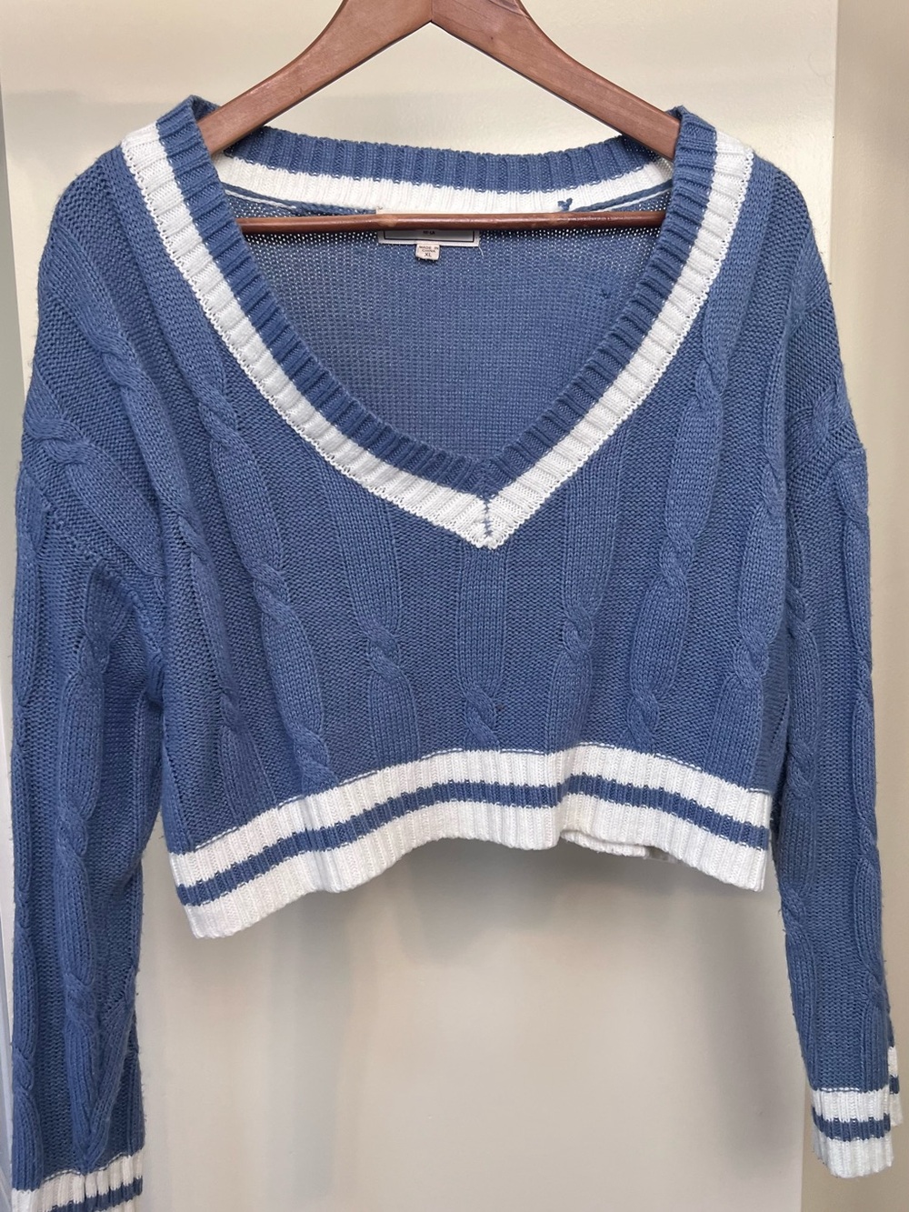 Blue V-Neck Cable Knit Crop Sweater - Women